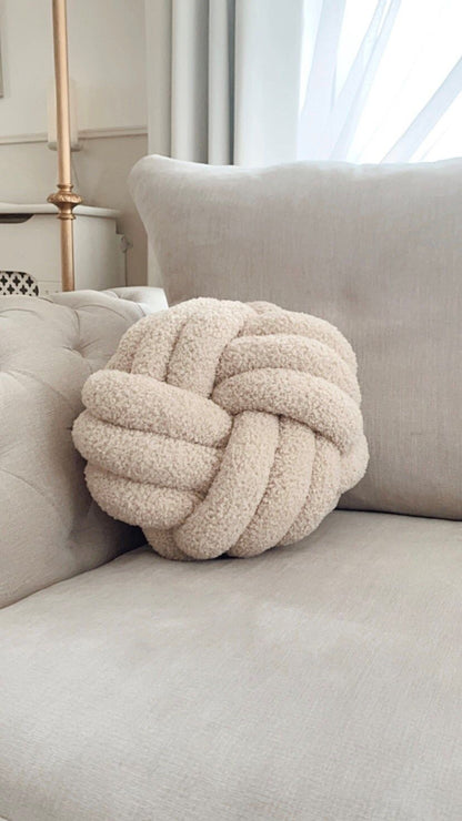 Decorative Knot Pillow – Cozy Lambswool Round Throw Pillow for Sofa, Bed, and Chair Decor
