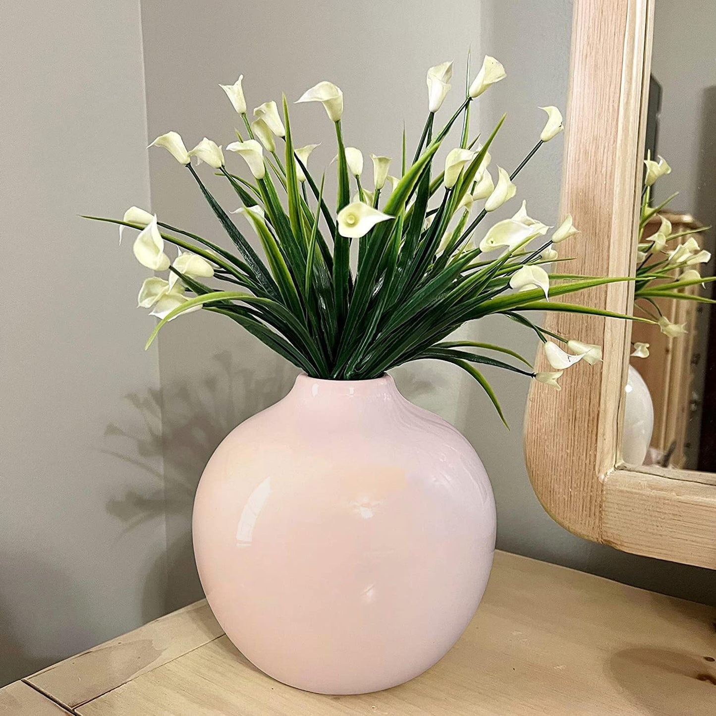 Elegant Modern Porcelain Vase – Glossy Ceramic Vase for Flowers & Home Decor