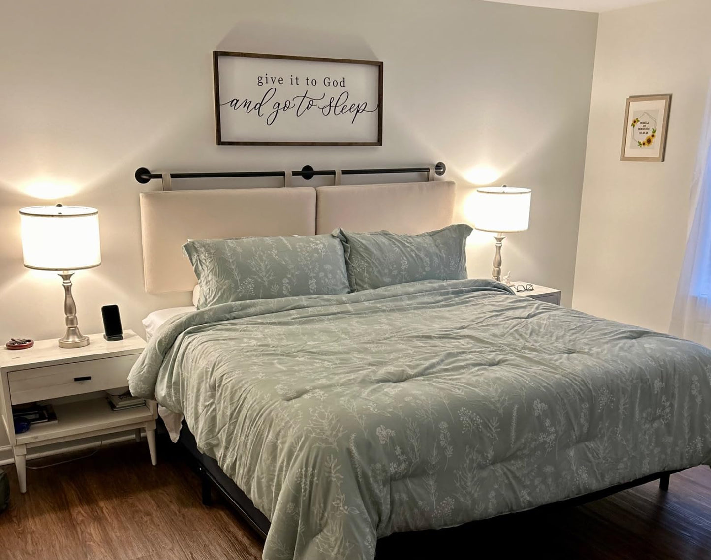 Modern Adjustable Queen Headboard – Wall-Mount Upholstery with Button Tufting