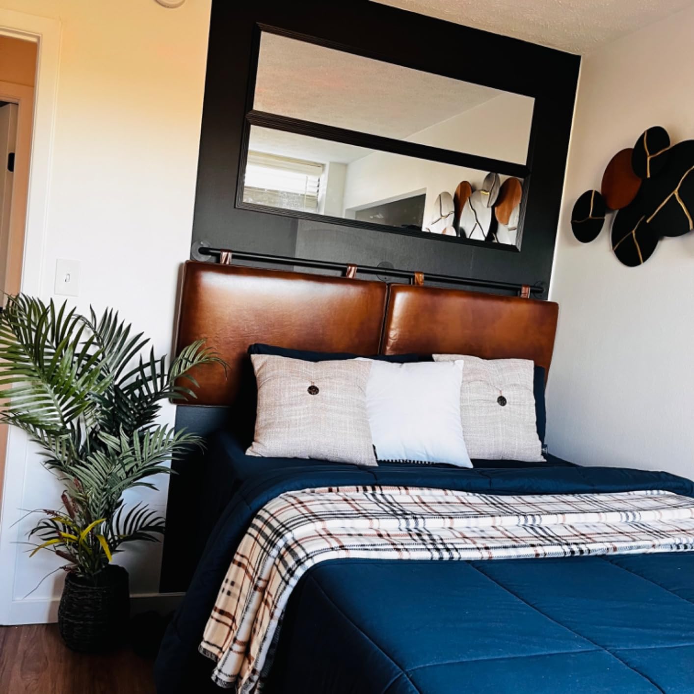 Modern Adjustable Queen Headboard – Wall-Mount Upholstery with Button Tufting