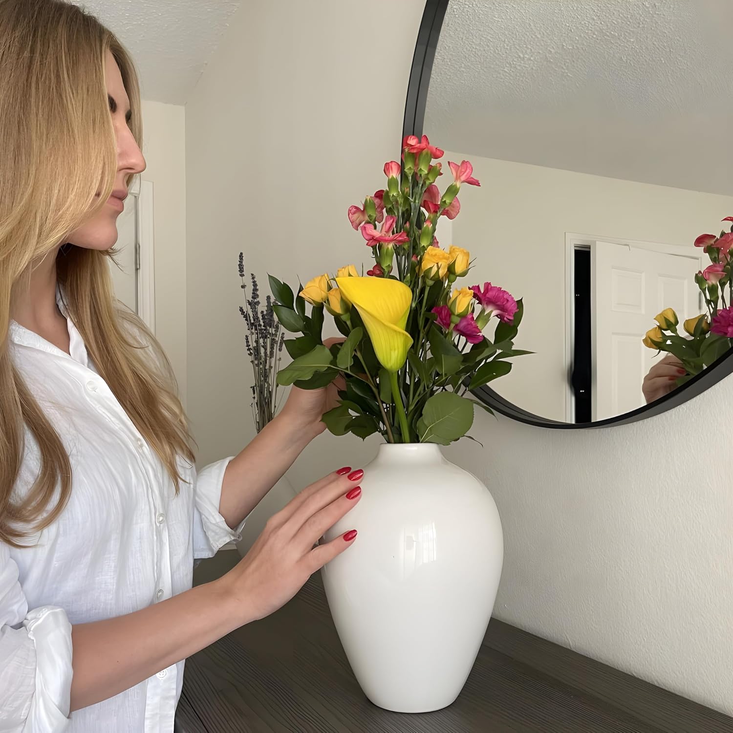 Elegant Modern Porcelain Vase – Glossy Ceramic Vase for Flowers & Home Decor