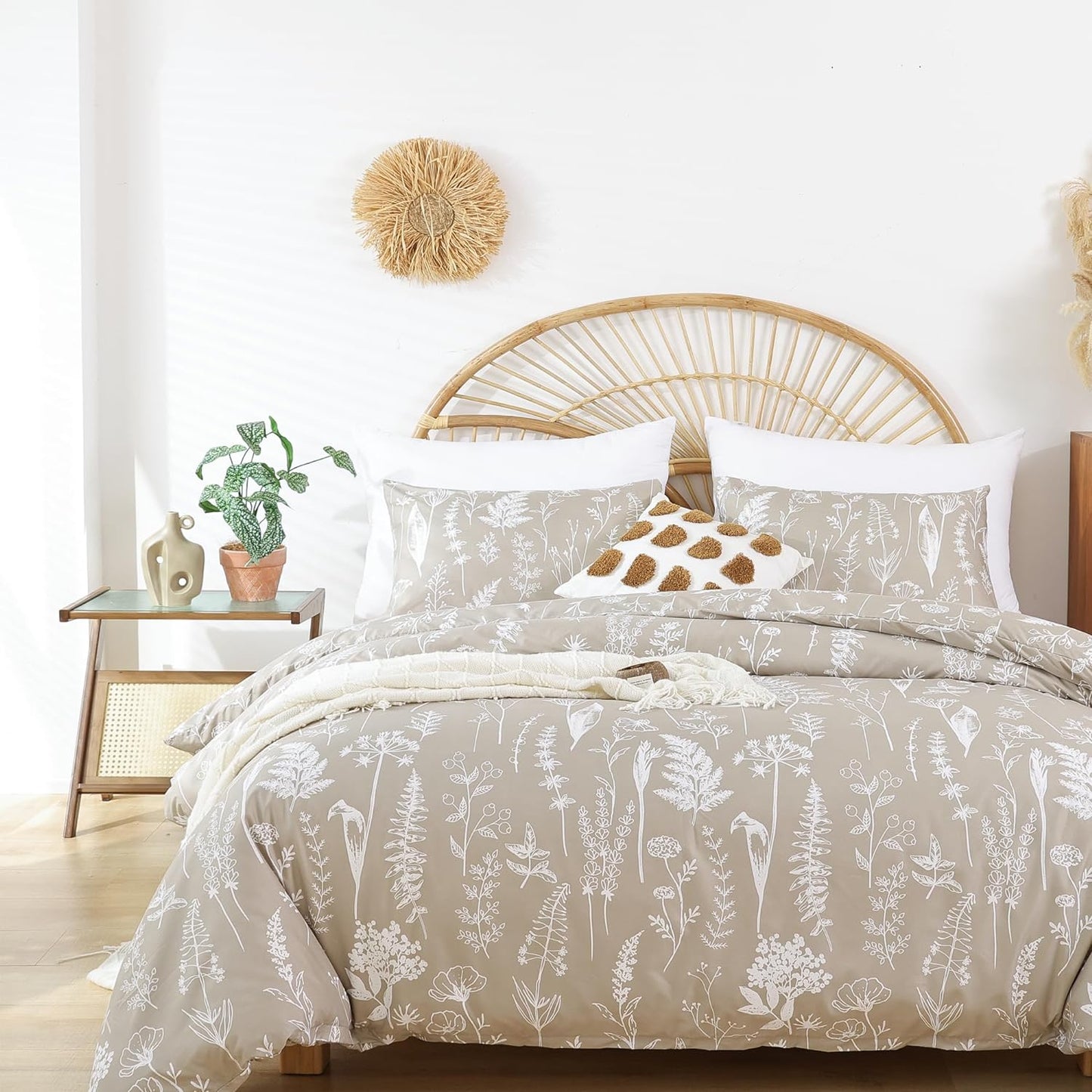 Floral Queen Comforter Bedding Set 3 Pieces in Oatmeal (1 Comforter 90"X90") (2 Pillow Cases 20"X26"), 