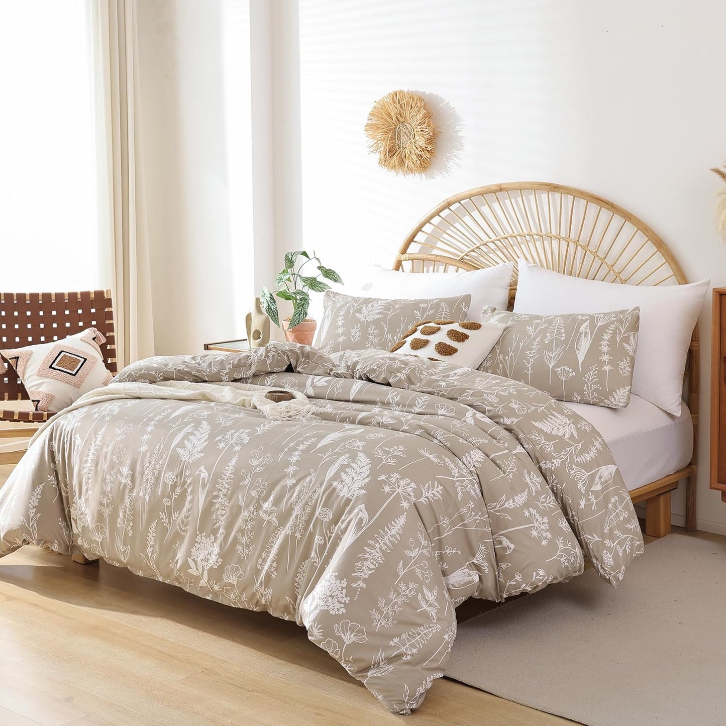 Floral Queen Comforter Bedding Set 3 Pieces in Oatmeal (1 Comforter 90"X90") (2 Pillow Cases 20"X26"), 