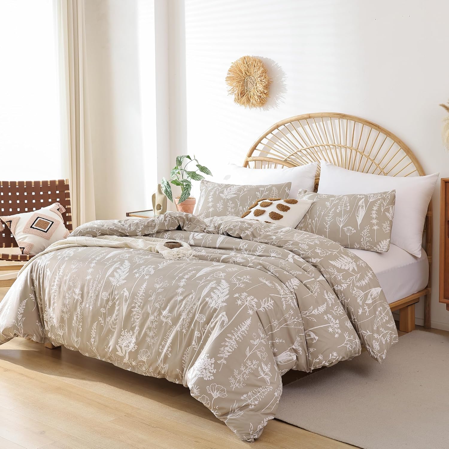 Floral Queen Comforter Bedding Set 3 Pieces in Oatmeal (1 Comforter 90"X90") (2 Pillow Cases 20"X26"), 