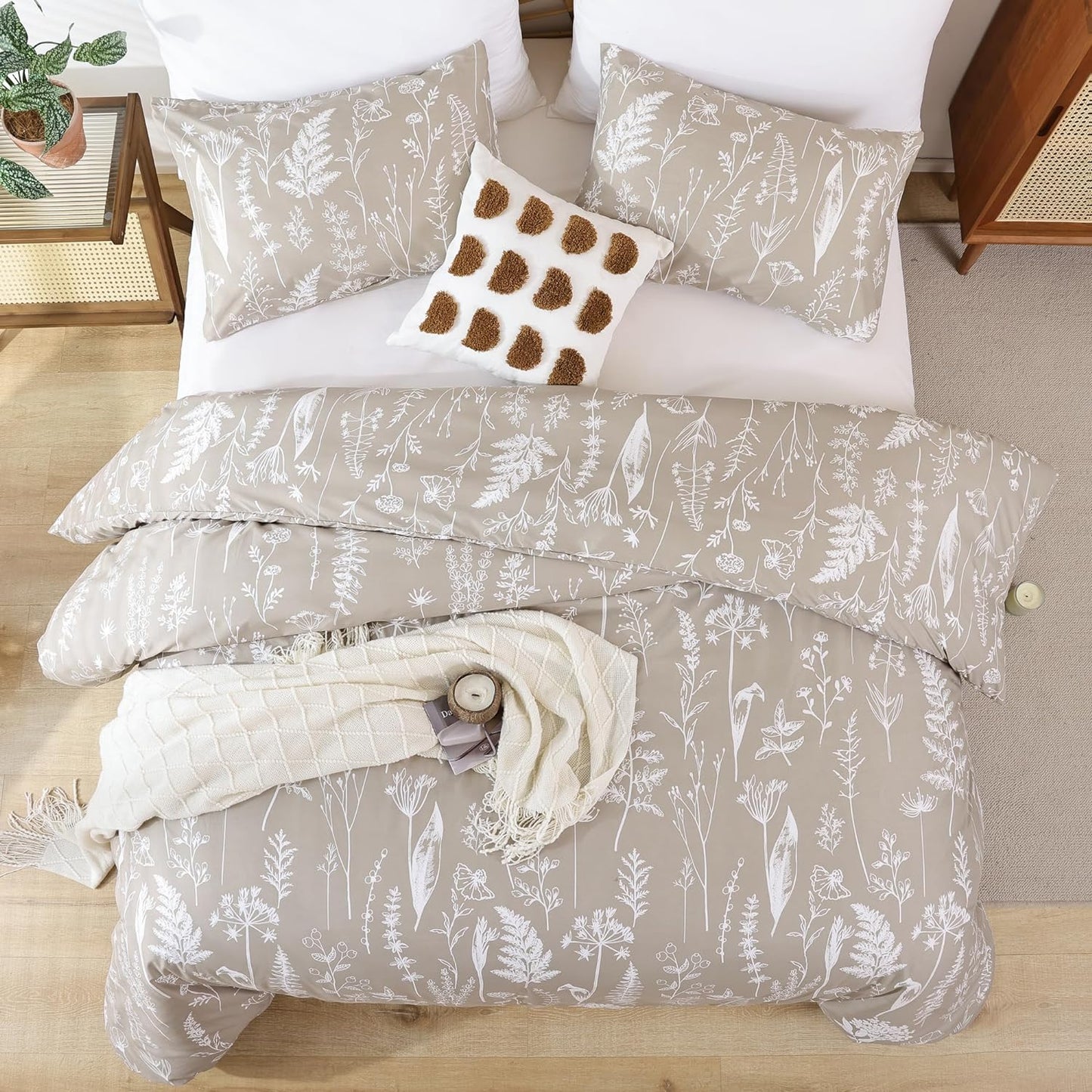 Floral Queen Comforter Bedding Set 3 Pieces in Oatmeal (1 Comforter 90"X90") (2 Pillow Cases 20"X26"), 