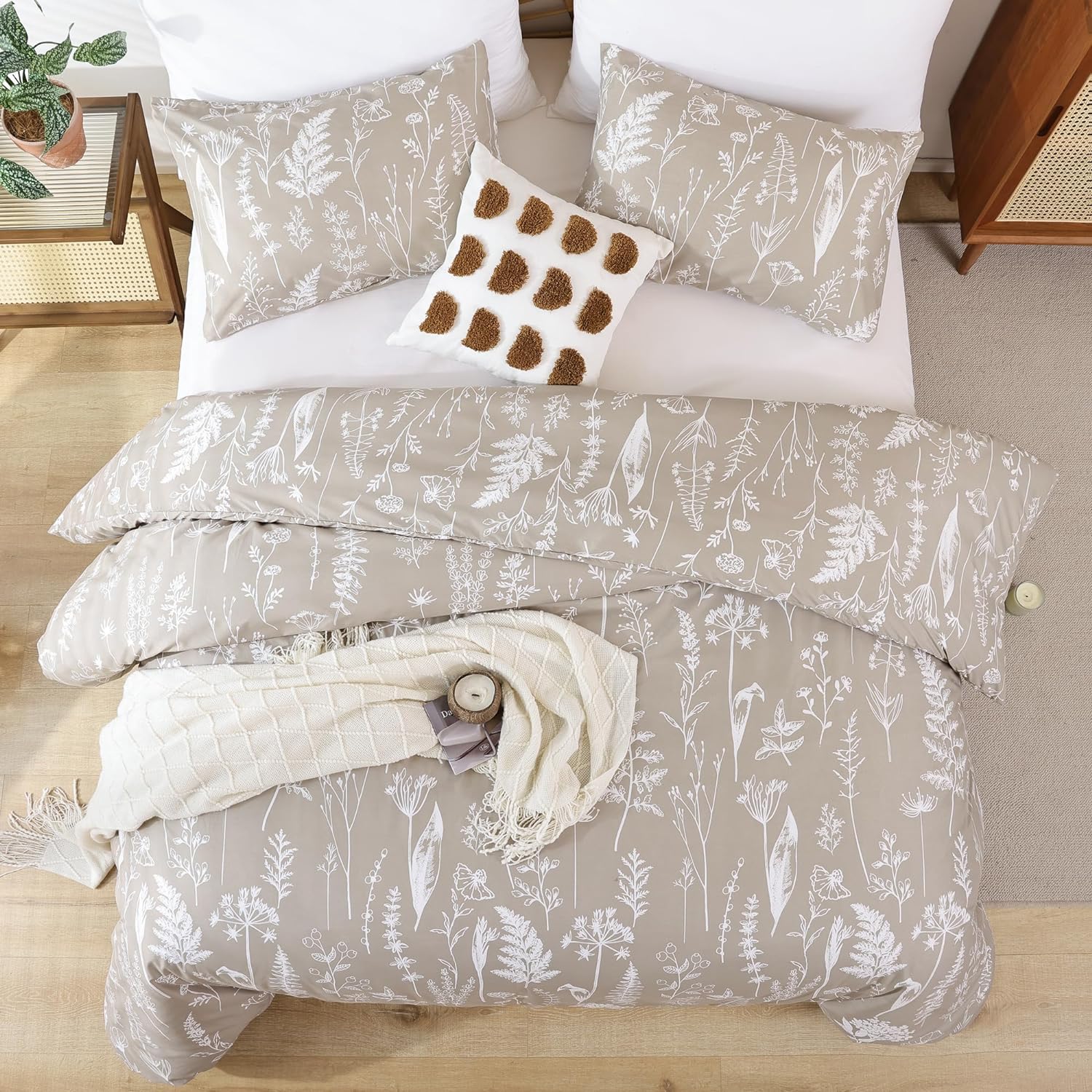 Floral Queen Comforter Bedding Set 3 Pieces in Oatmeal (1 Comforter 90"X90") (2 Pillow Cases 20"X26"), 