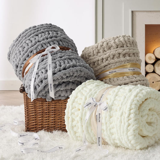 Handmade Chunky Knit Throw – Luxuriously Soft & Stylish Chenille Blanket for All Seasons (50x60 Inches)